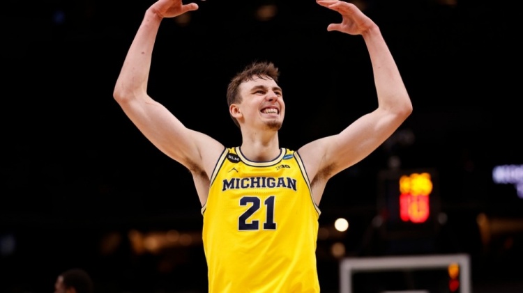 防守重心转 防守重心转