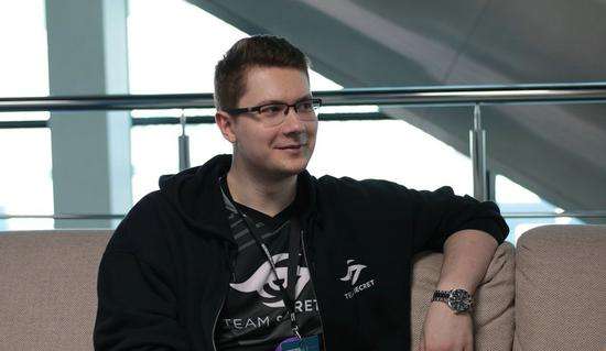 士气低迷的 士气低迷的